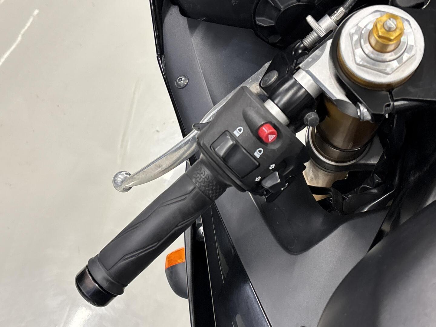YAMAHA YZF-R6 2008