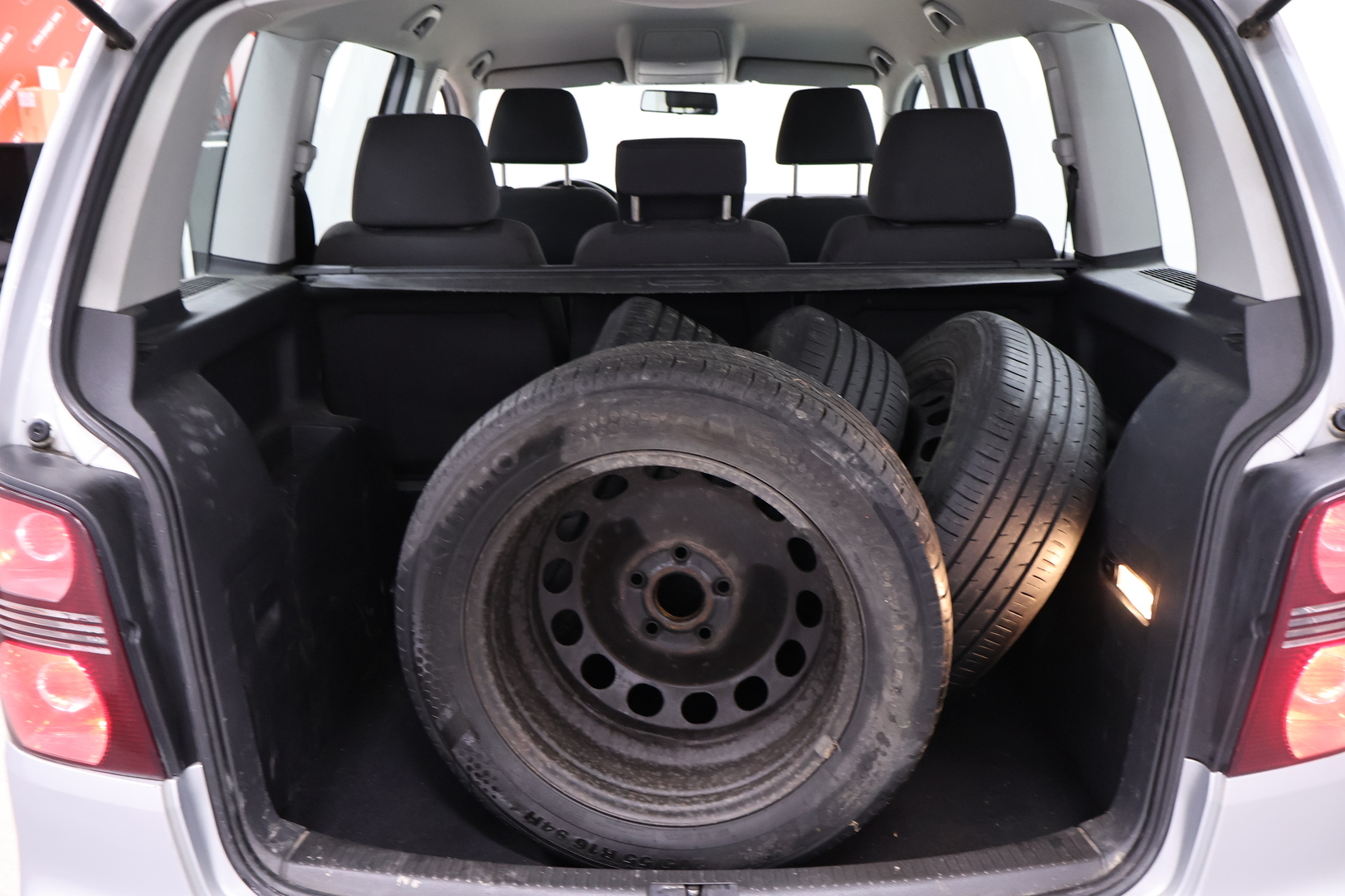 VOLKSWAGEN Touran 2008