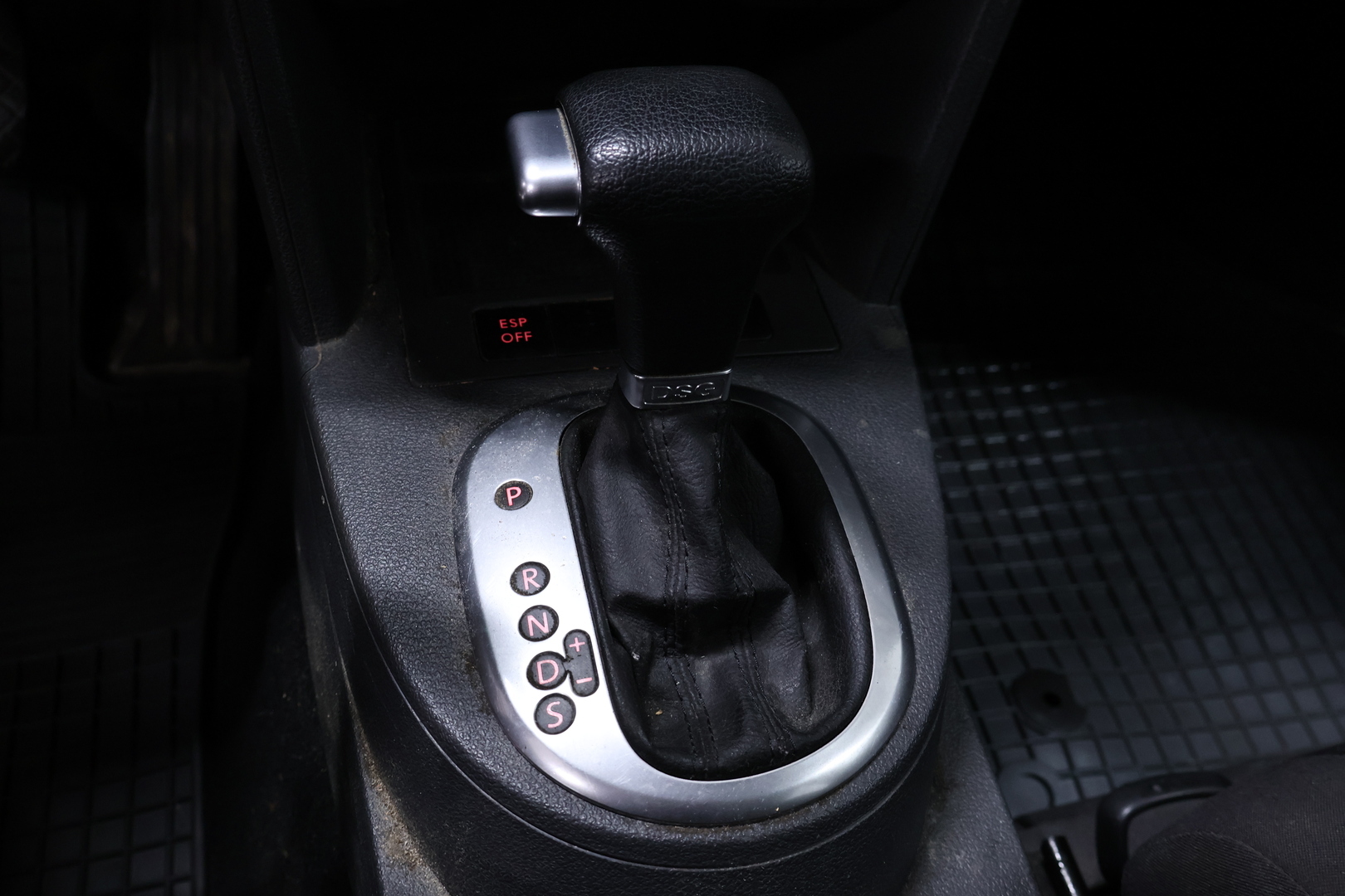 VOLKSWAGEN Touran 2008