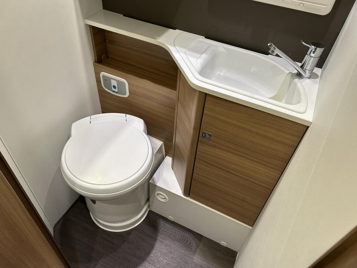 ADRIA MATRIX M 670SL 2019