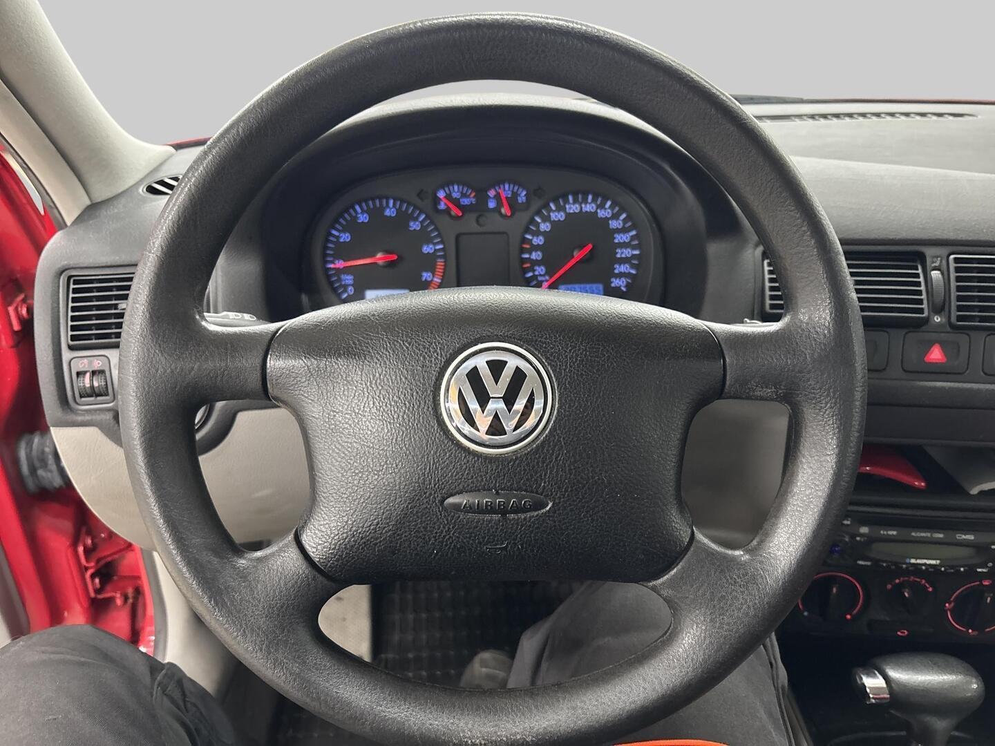 VOLKSWAGEN Golf 2001