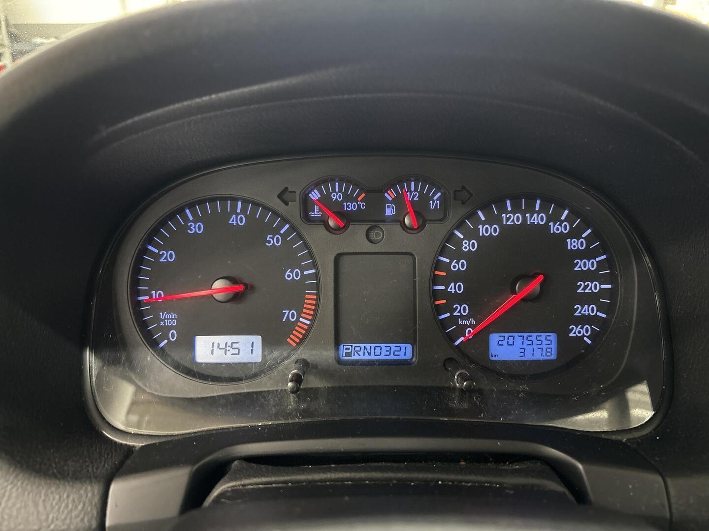 VOLKSWAGEN Golf 2001