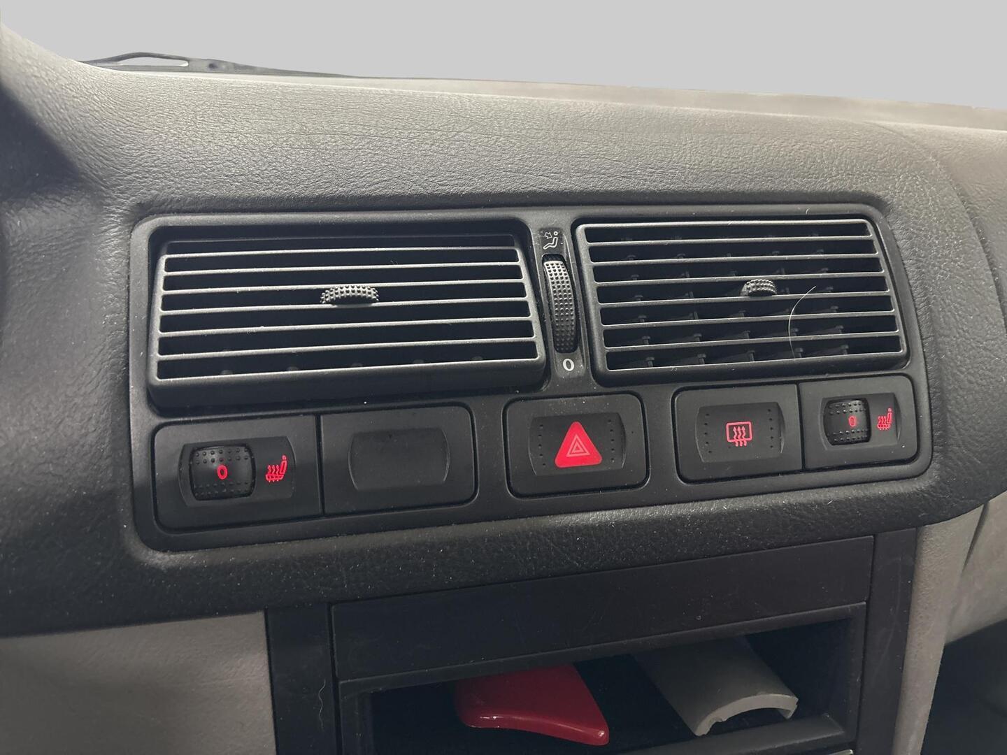 VOLKSWAGEN Golf 2001