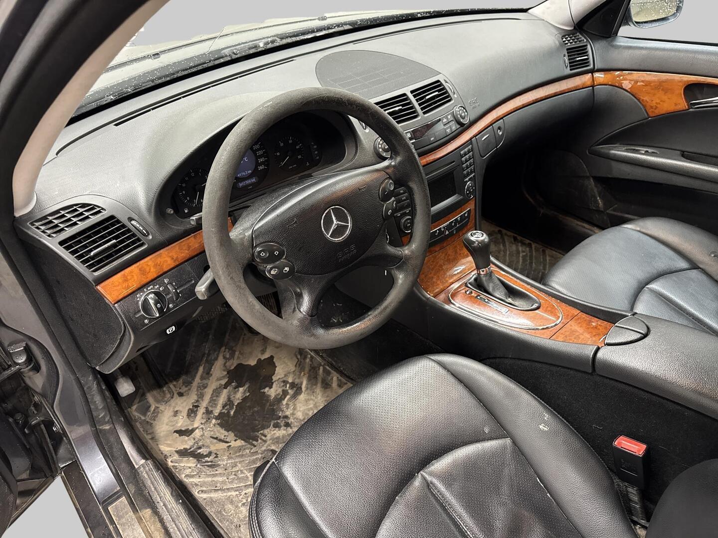 MERCEDES-BENZ E 2008