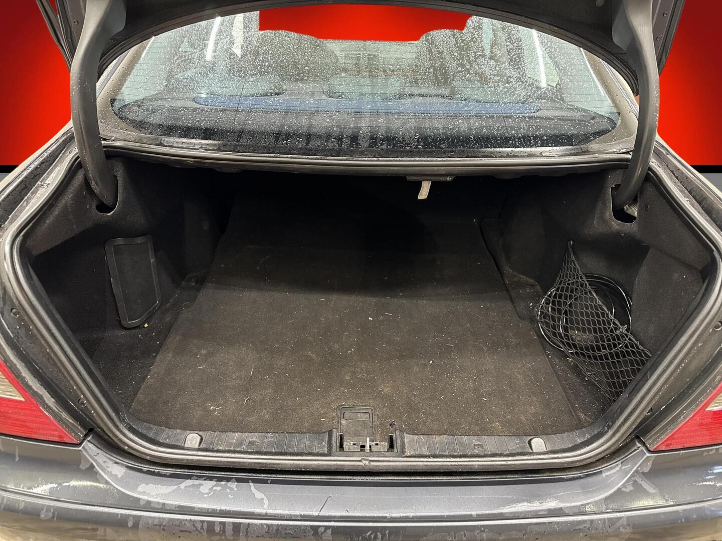 MERCEDES-BENZ E 2008