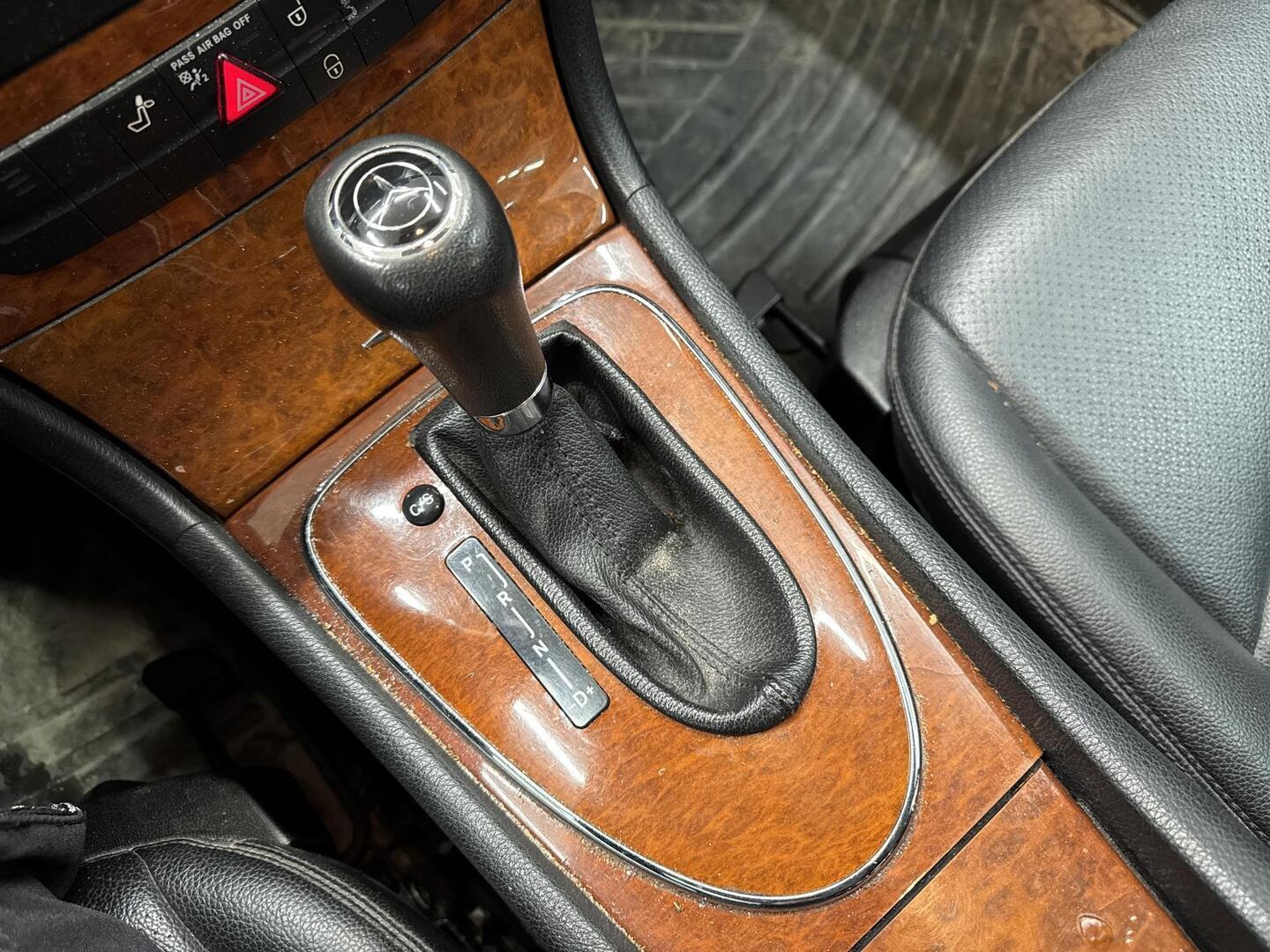 MERCEDES-BENZ E 2008