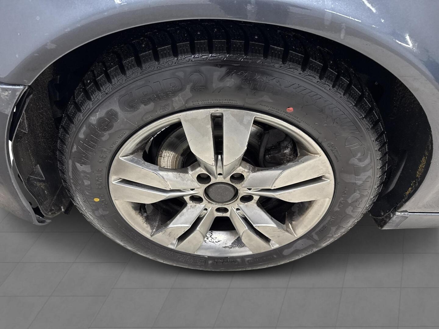 MERCEDES-BENZ E 2008