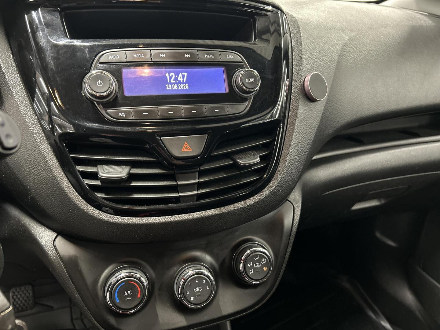 OPEL KARL 2016
