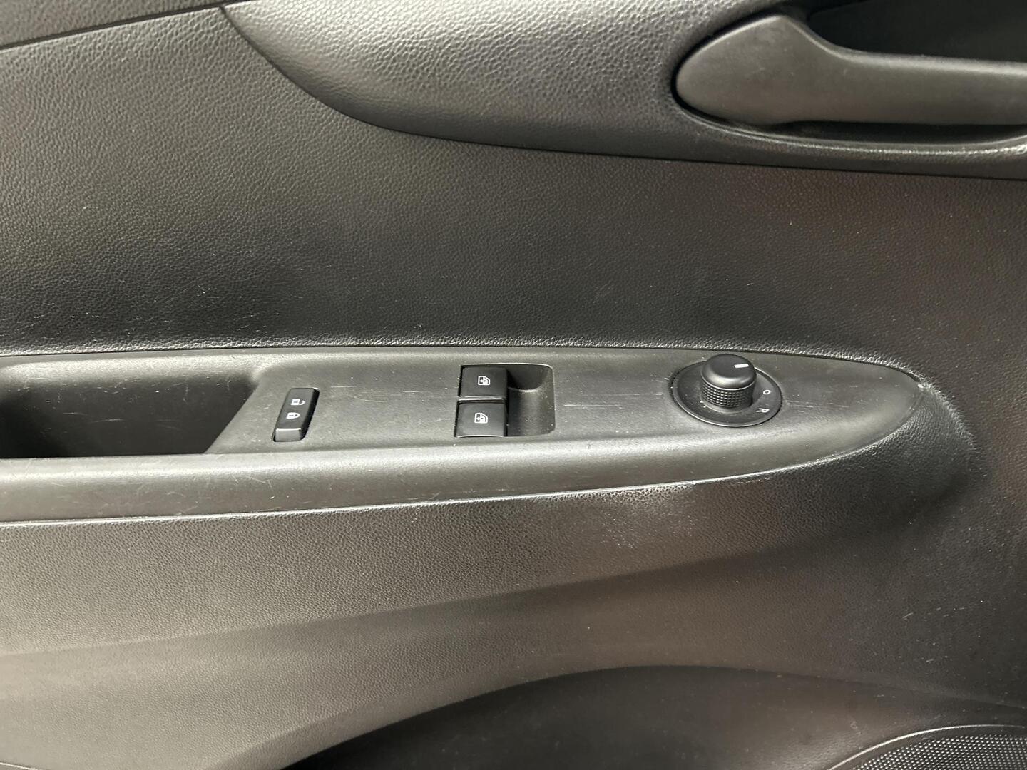 OPEL KARL 2016