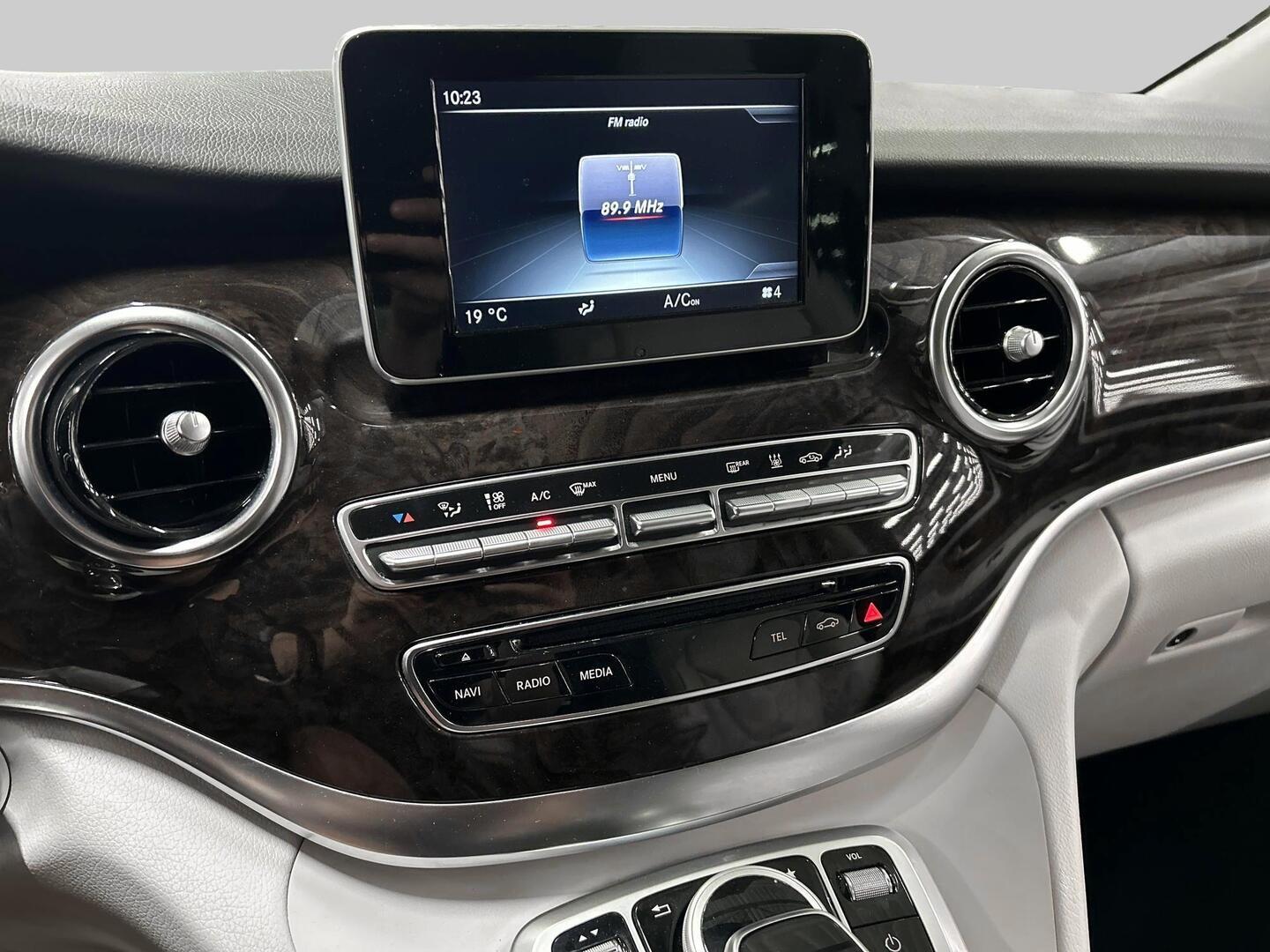 MERCEDES-BENZ V 2019