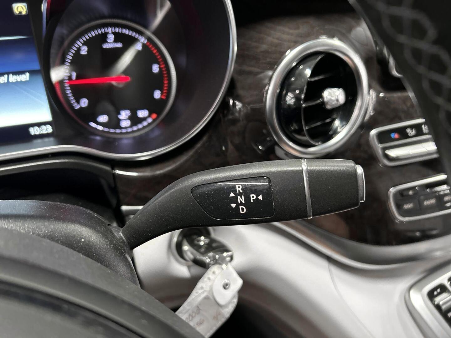 MERCEDES-BENZ V 2019
