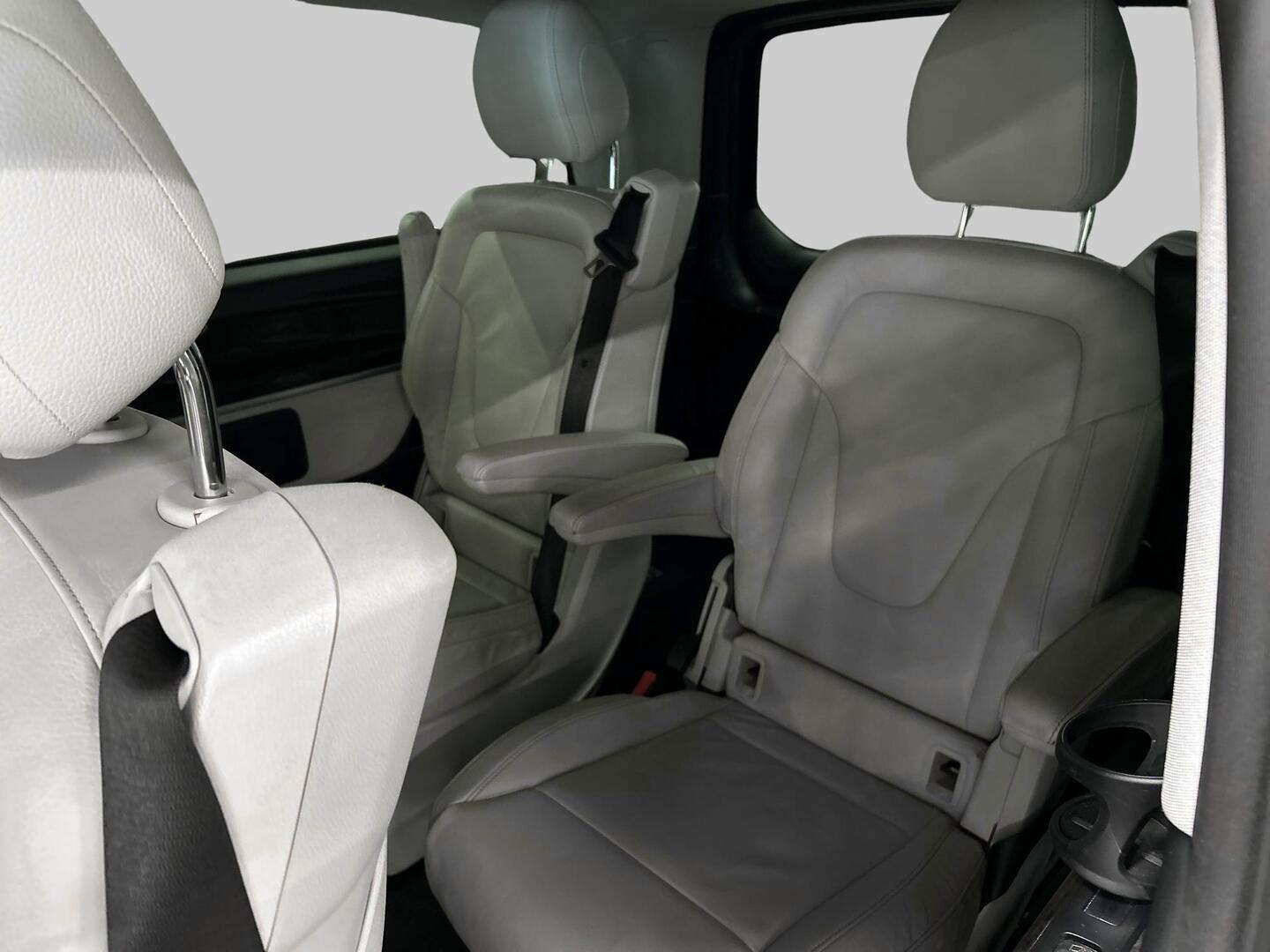 MERCEDES-BENZ V 2019