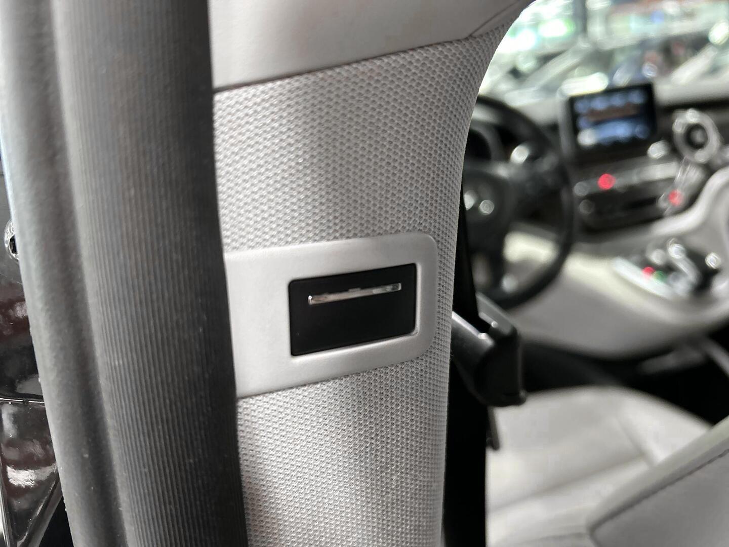 MERCEDES-BENZ V 2019