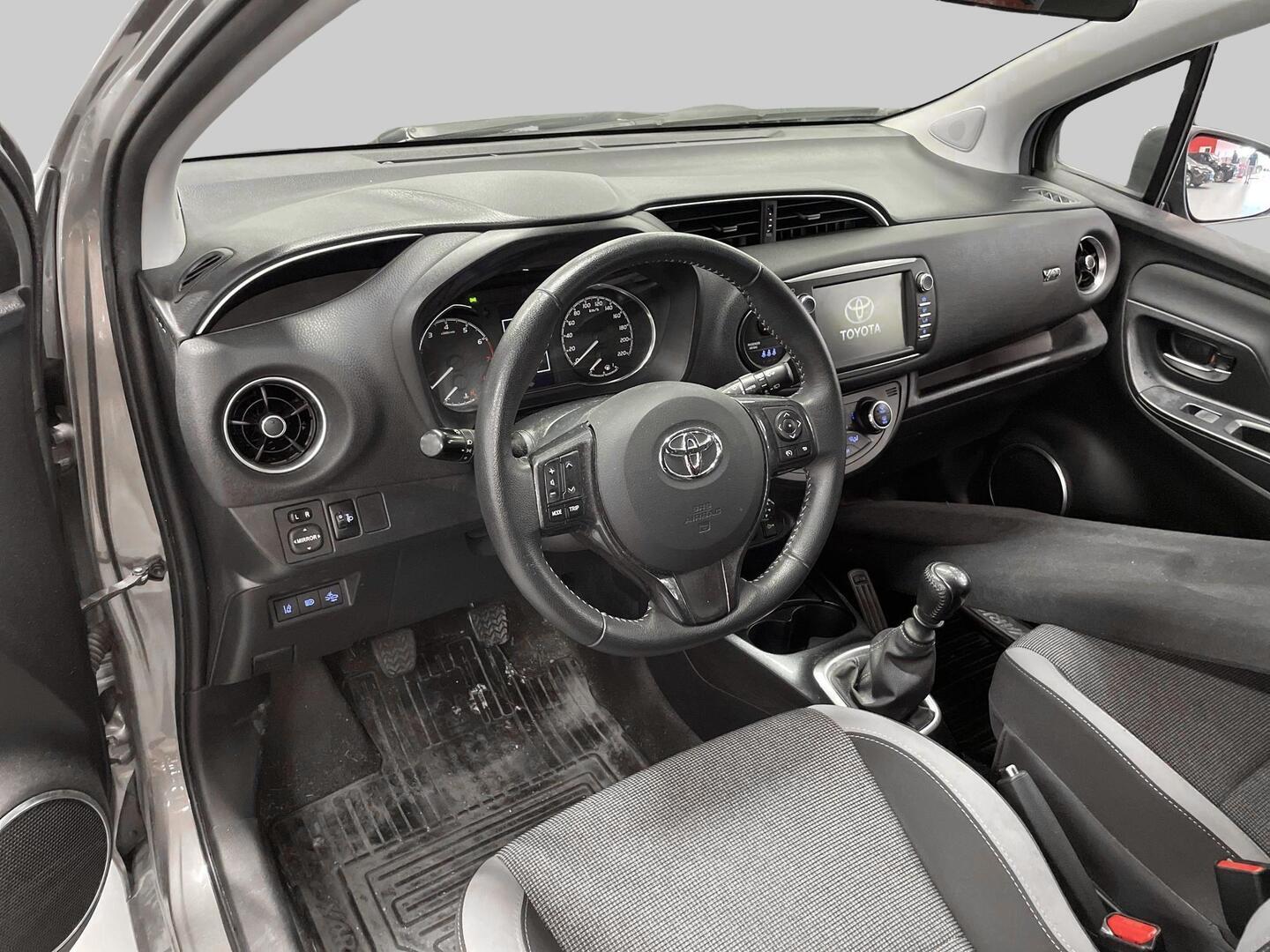 TOYOTA YARIS 2019