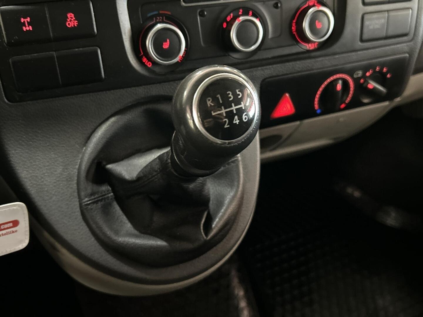 VOLKSWAGEN Transporter 2010