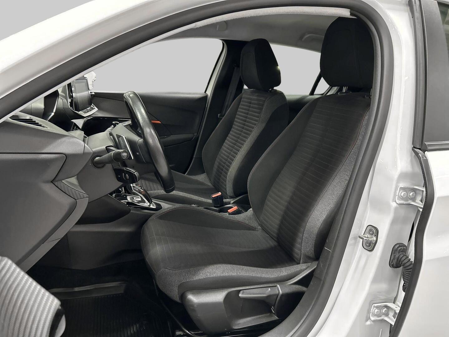 PEUGEOT 208 2020
