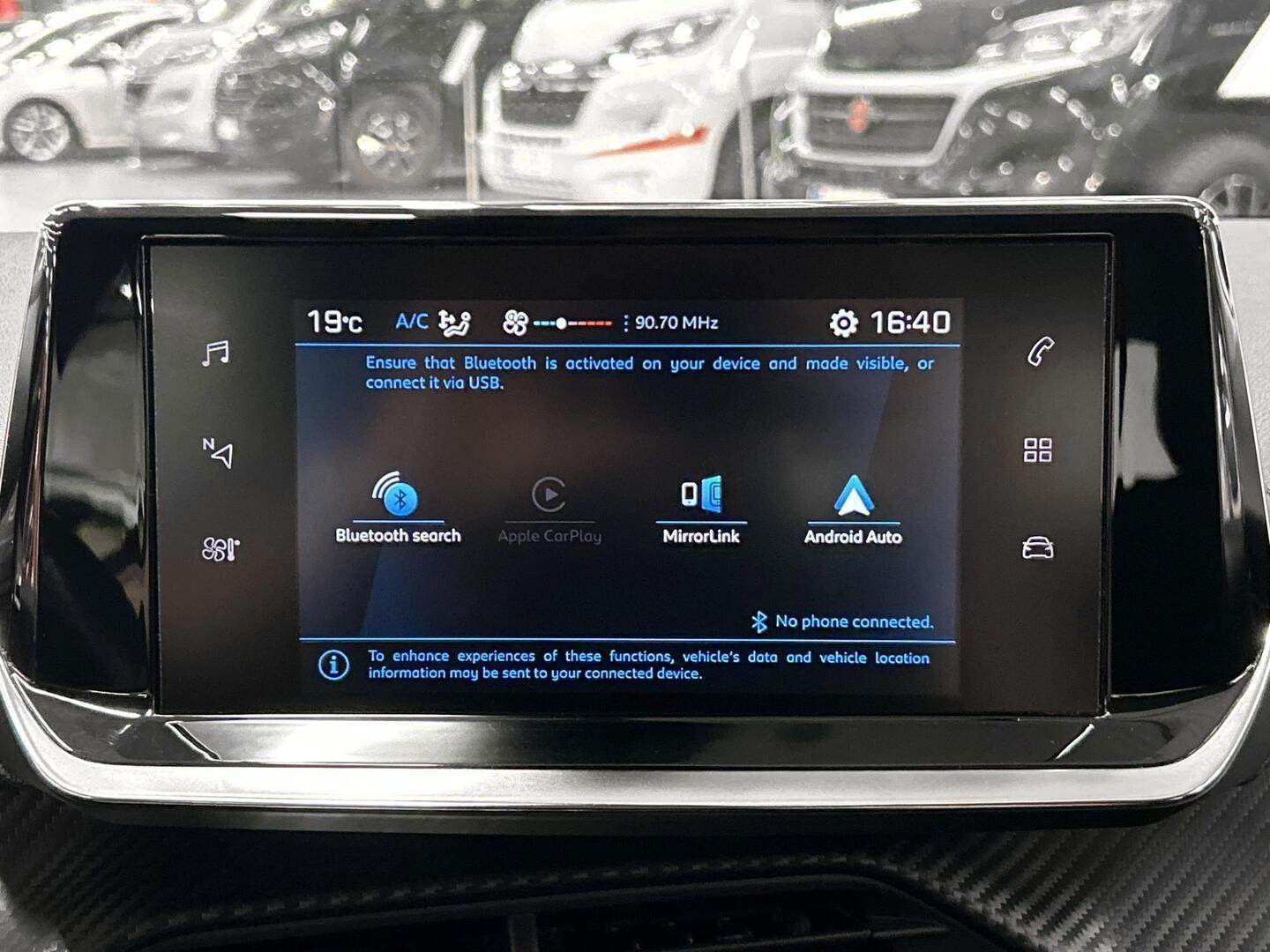 PEUGEOT 208 2020