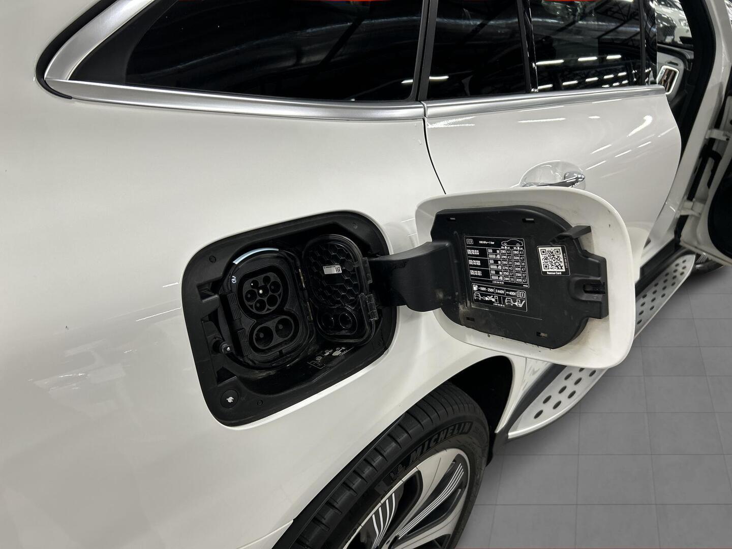 MERCEDES-BENZ EQC 2022