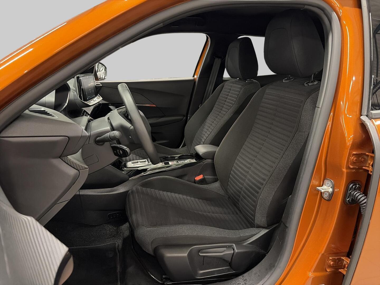 PEUGEOT e-2008 2023