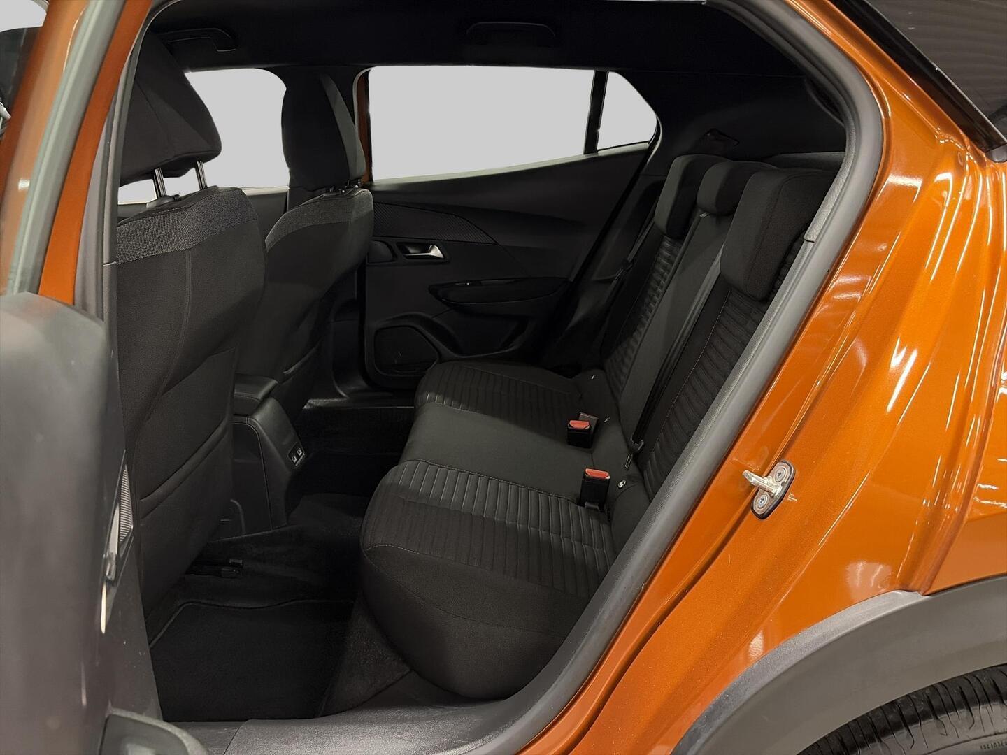 PEUGEOT e-2008 2023