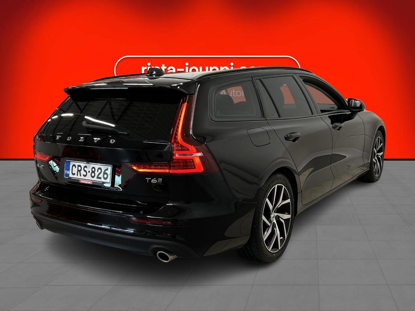 VOLVO V60 2020