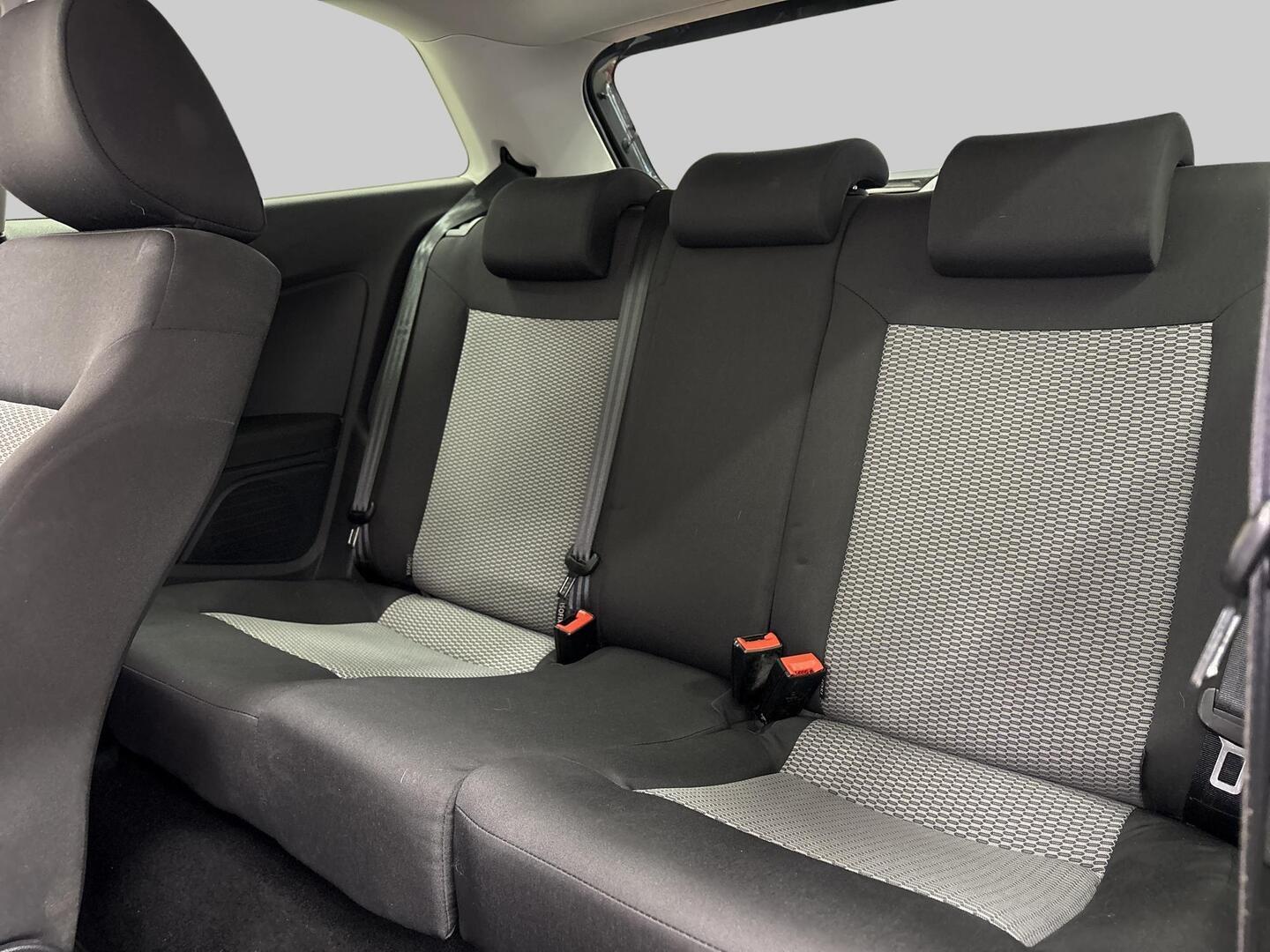 VOLKSWAGEN Polo 2010