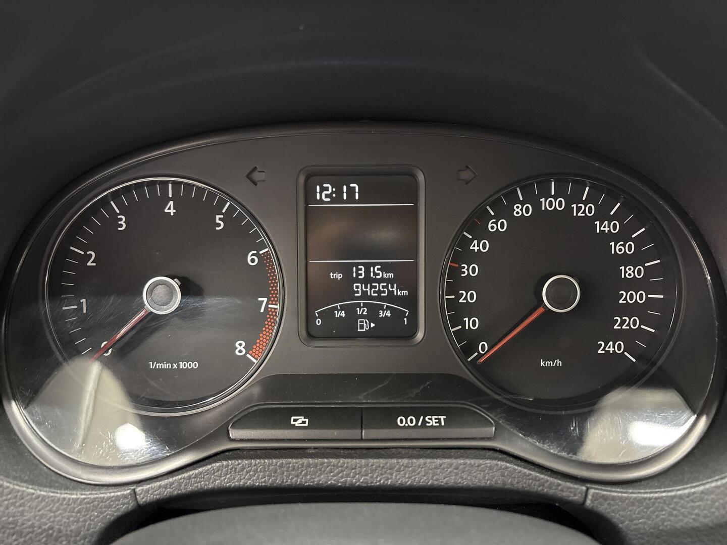 VOLKSWAGEN Polo 2010