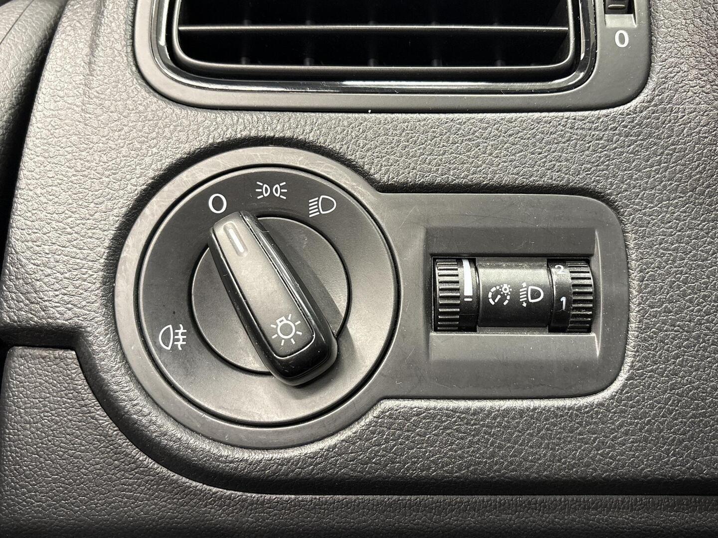 VOLKSWAGEN Polo 2010