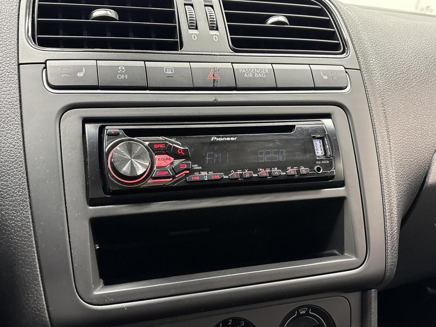 VOLKSWAGEN Polo 2010