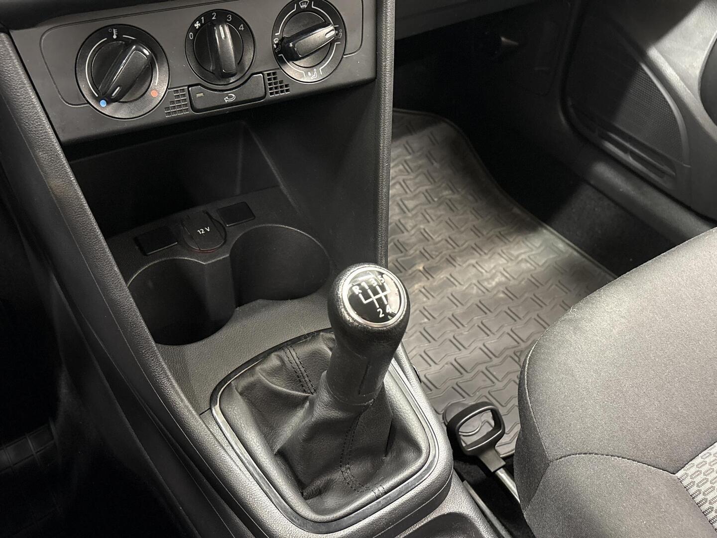 VOLKSWAGEN Polo 2010