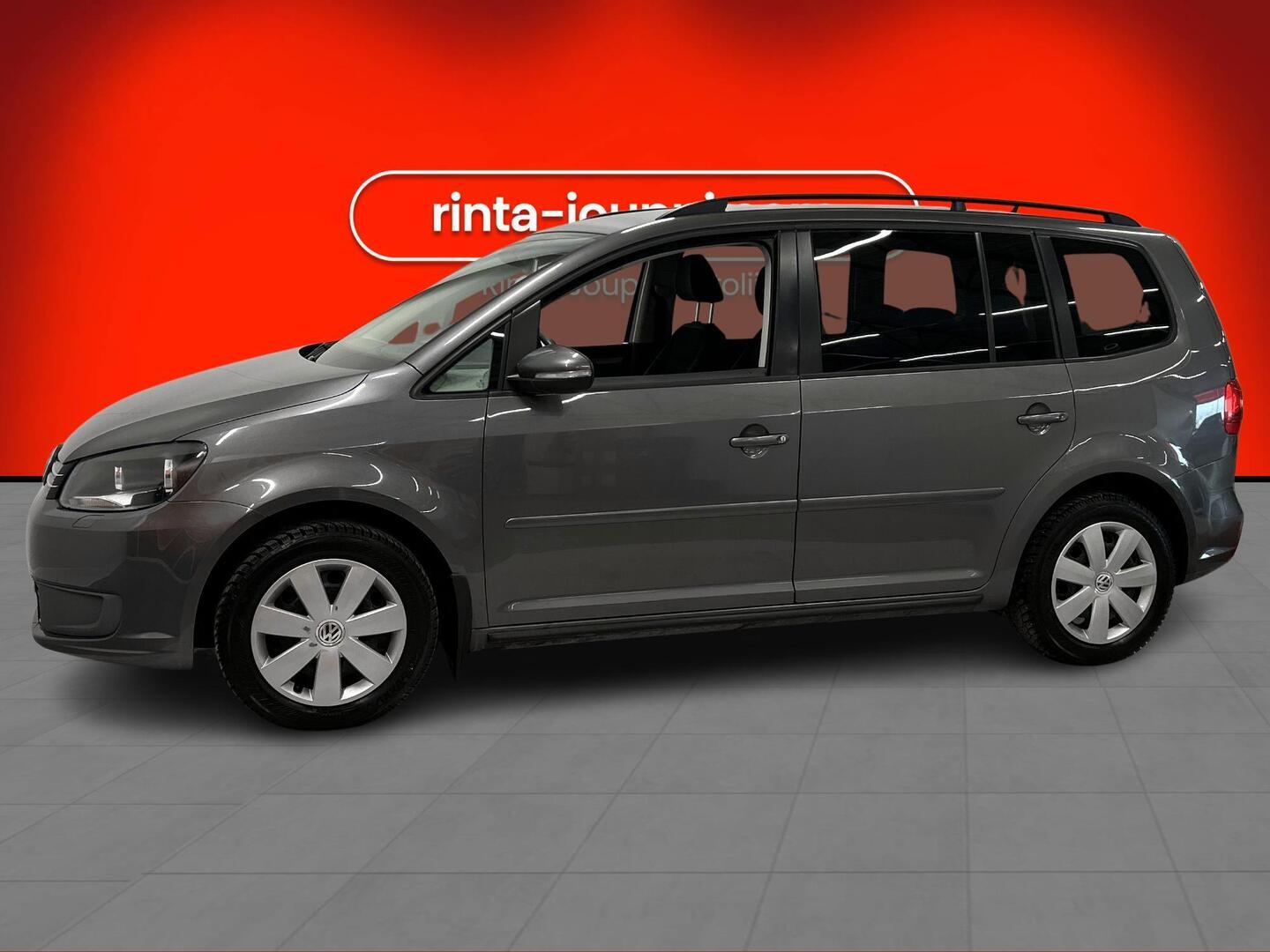 VOLKSWAGEN Touran 2011