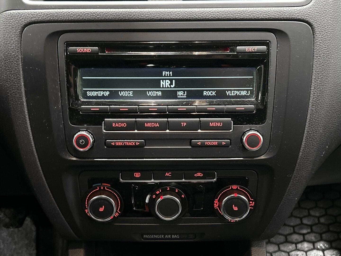 VOLKSWAGEN Jetta 2011