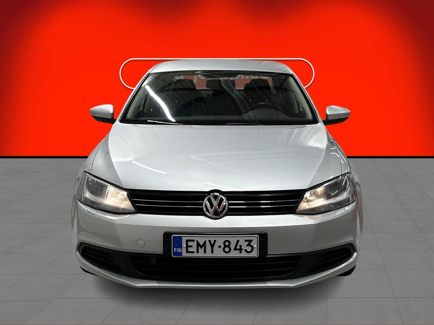 VOLKSWAGEN Jetta 2011