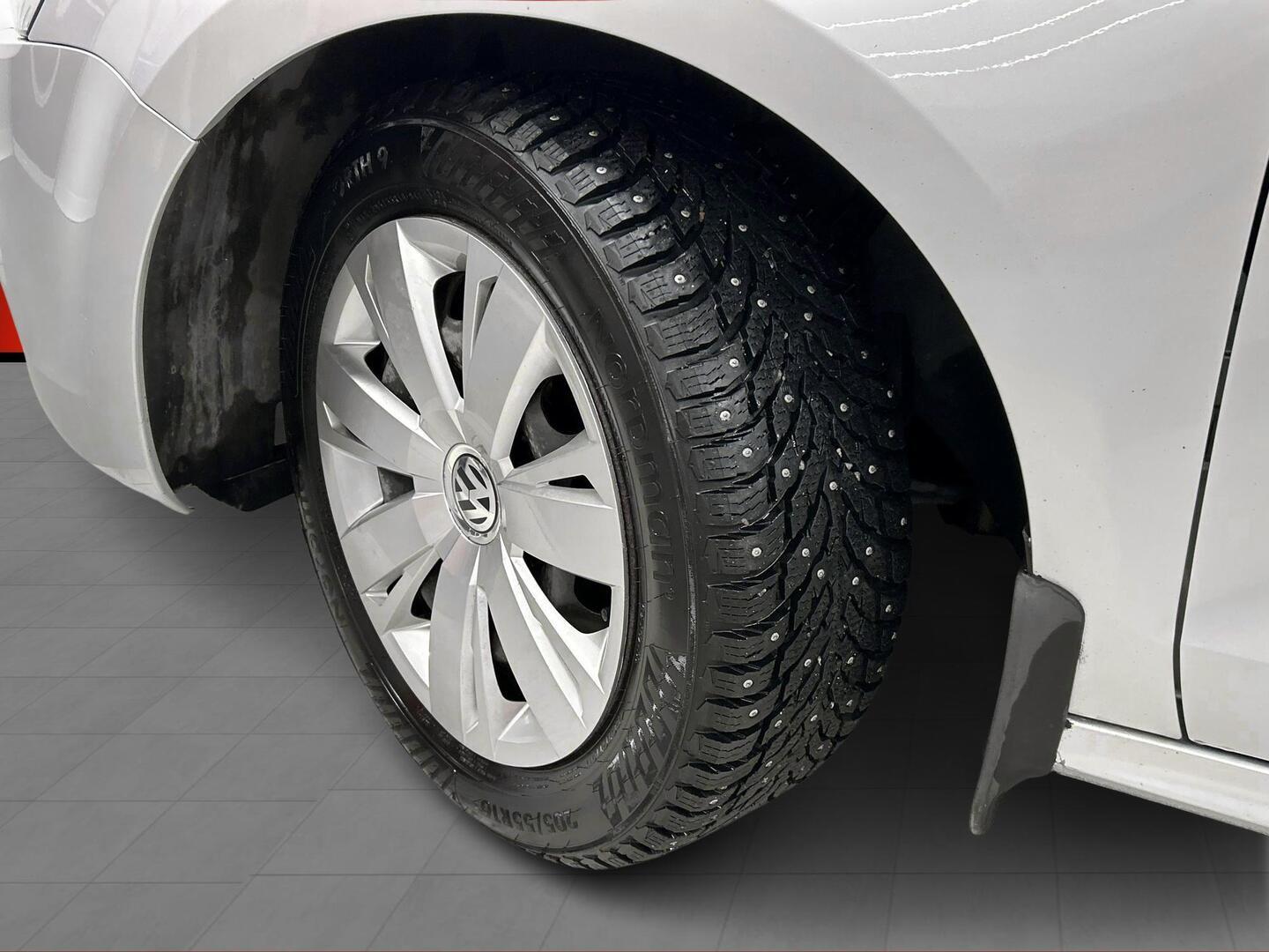 VOLKSWAGEN Jetta 2011