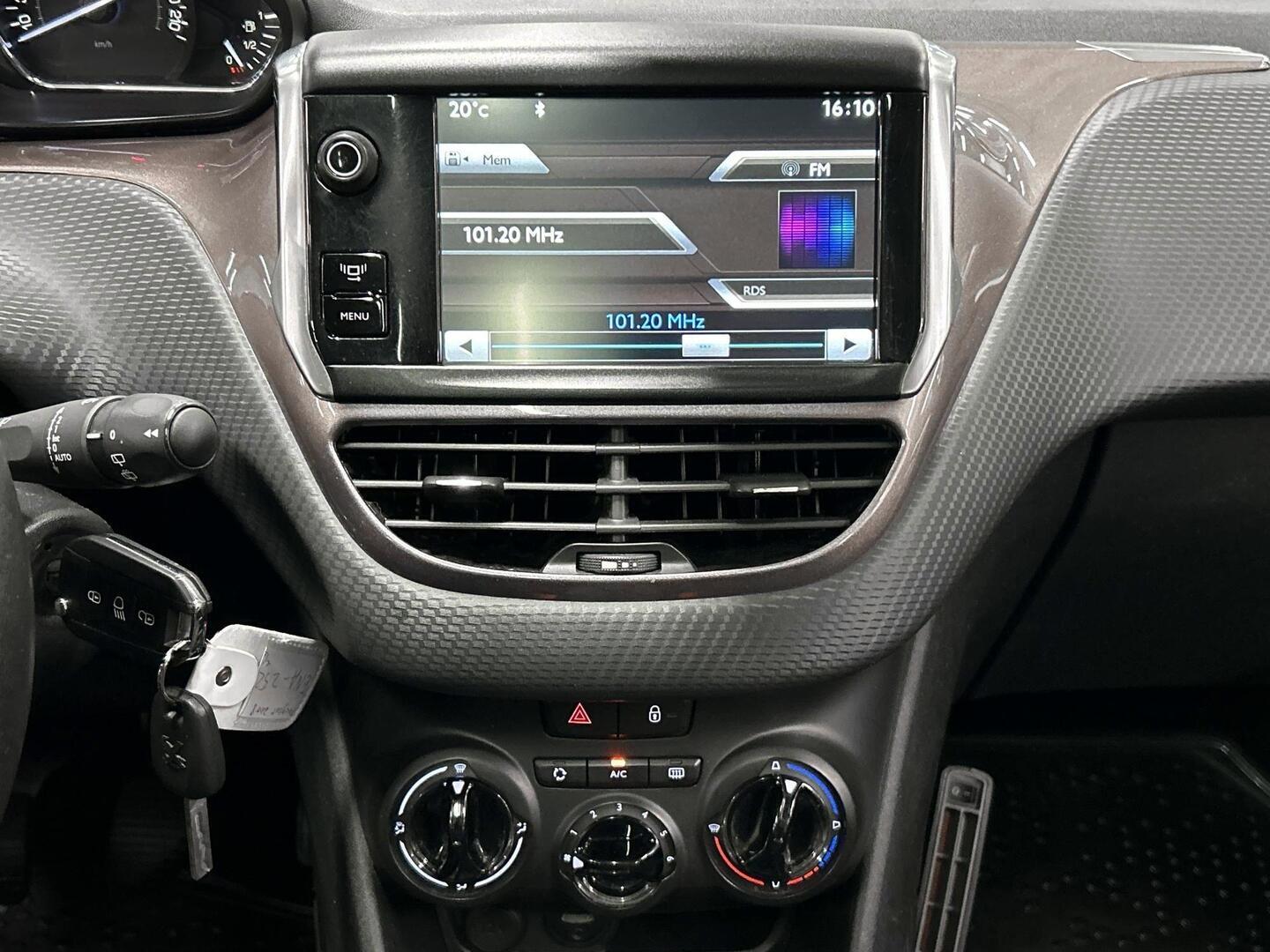 PEUGEOT 2008 2014