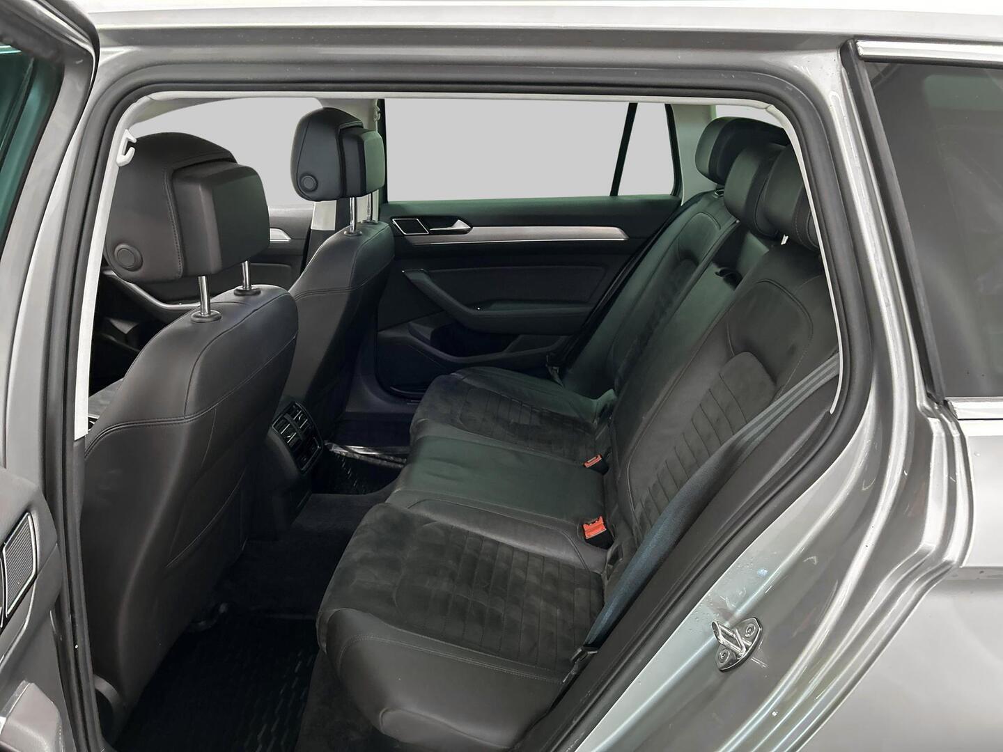 VOLKSWAGEN Passat 2014