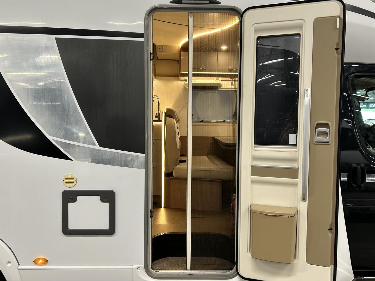 BÜRSTNER BT 6905 Harmony line 2019