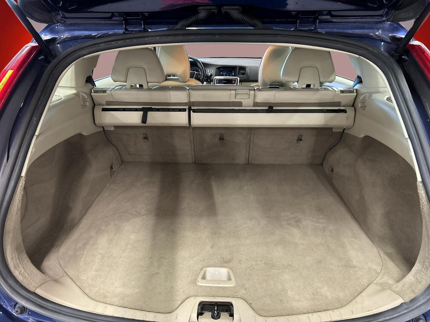 VOLVO V60 2011