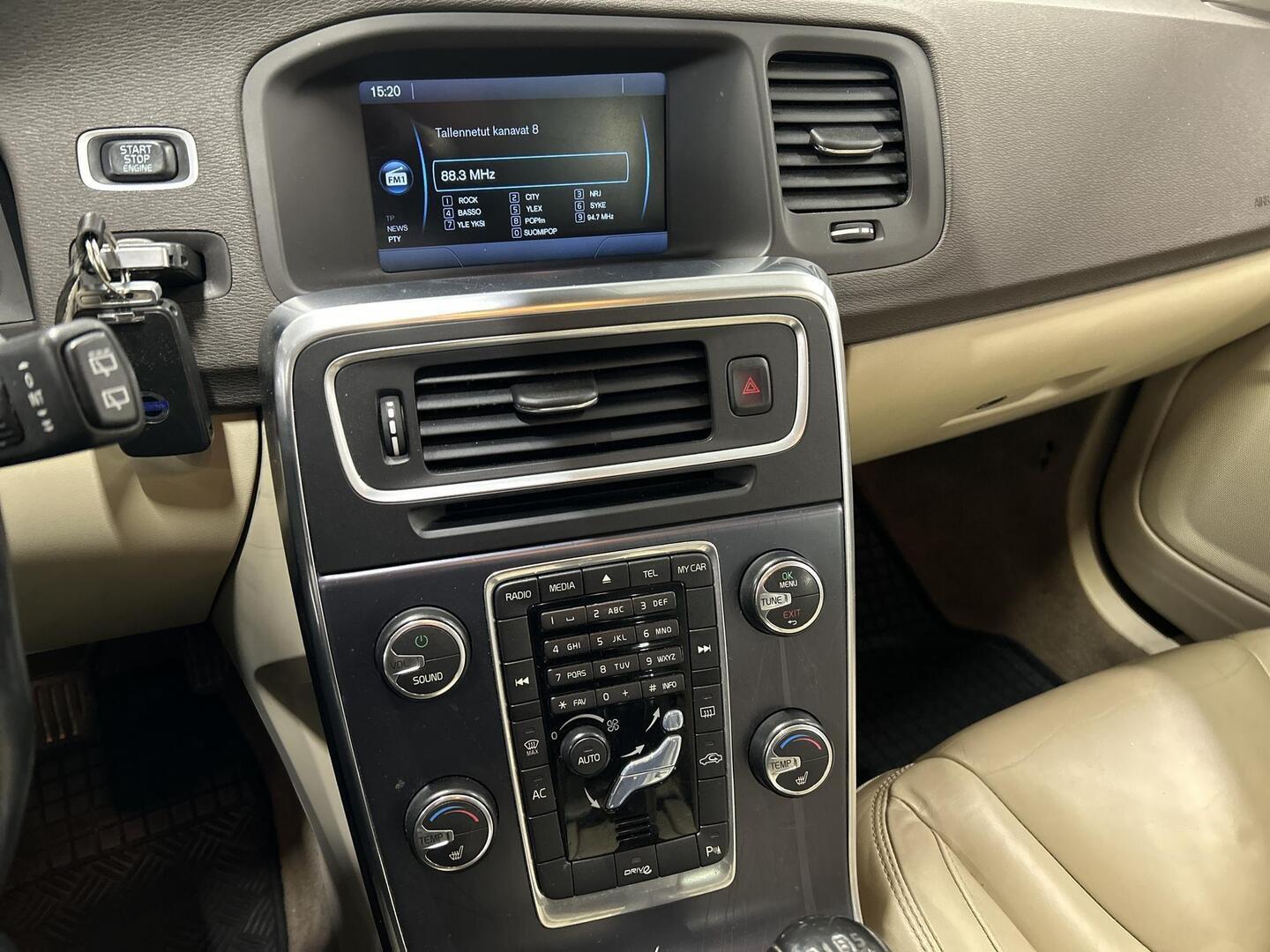 VOLVO V60 2011