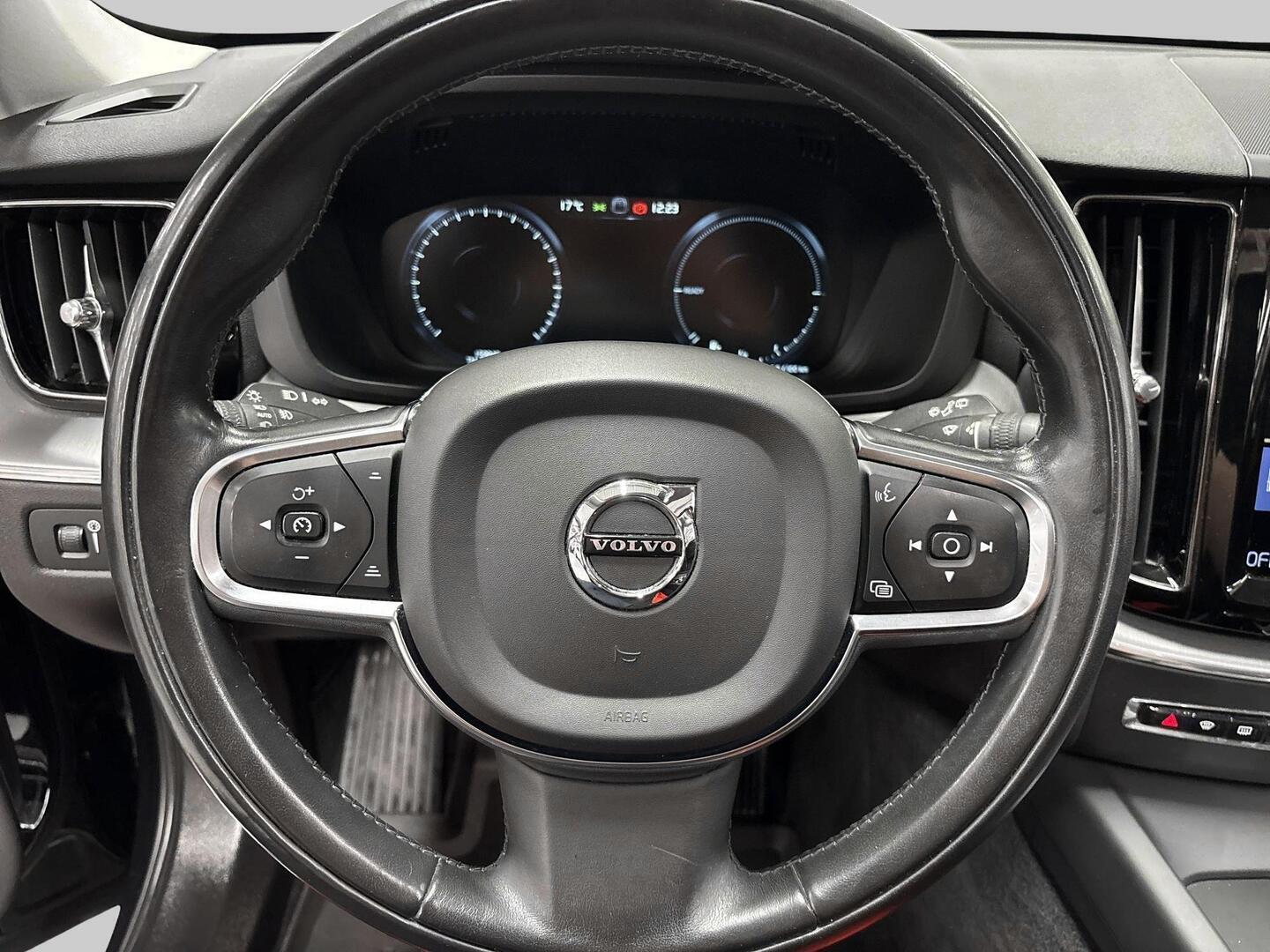 VOLVO XC60 2020