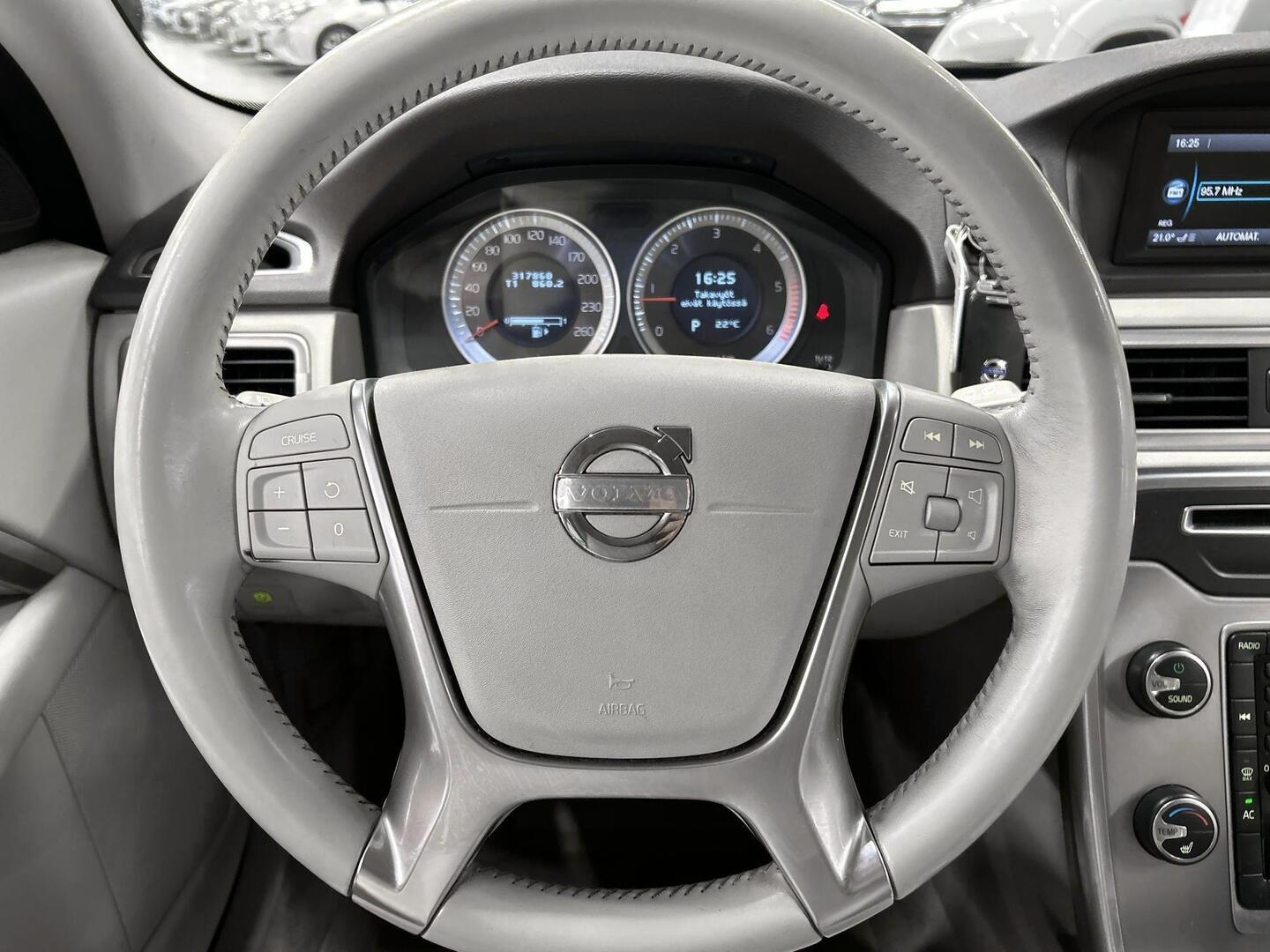 VOLVO V70 2012
