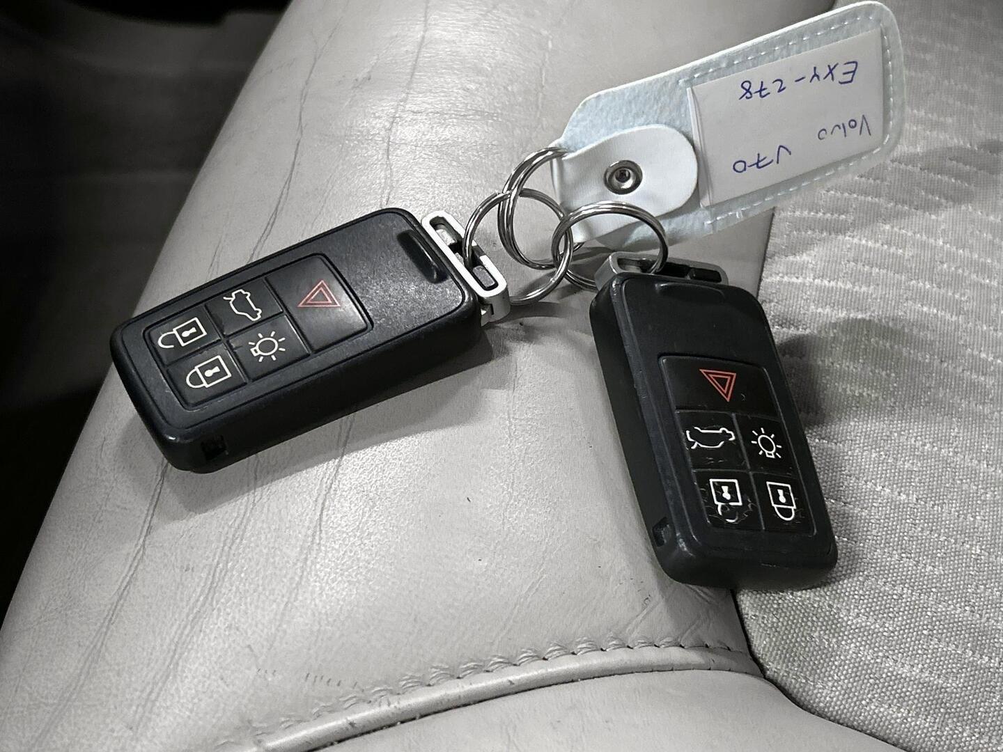 VOLVO V70 2012