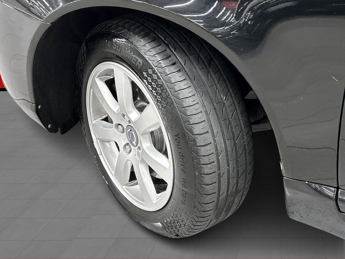 VOLVO V70 2012