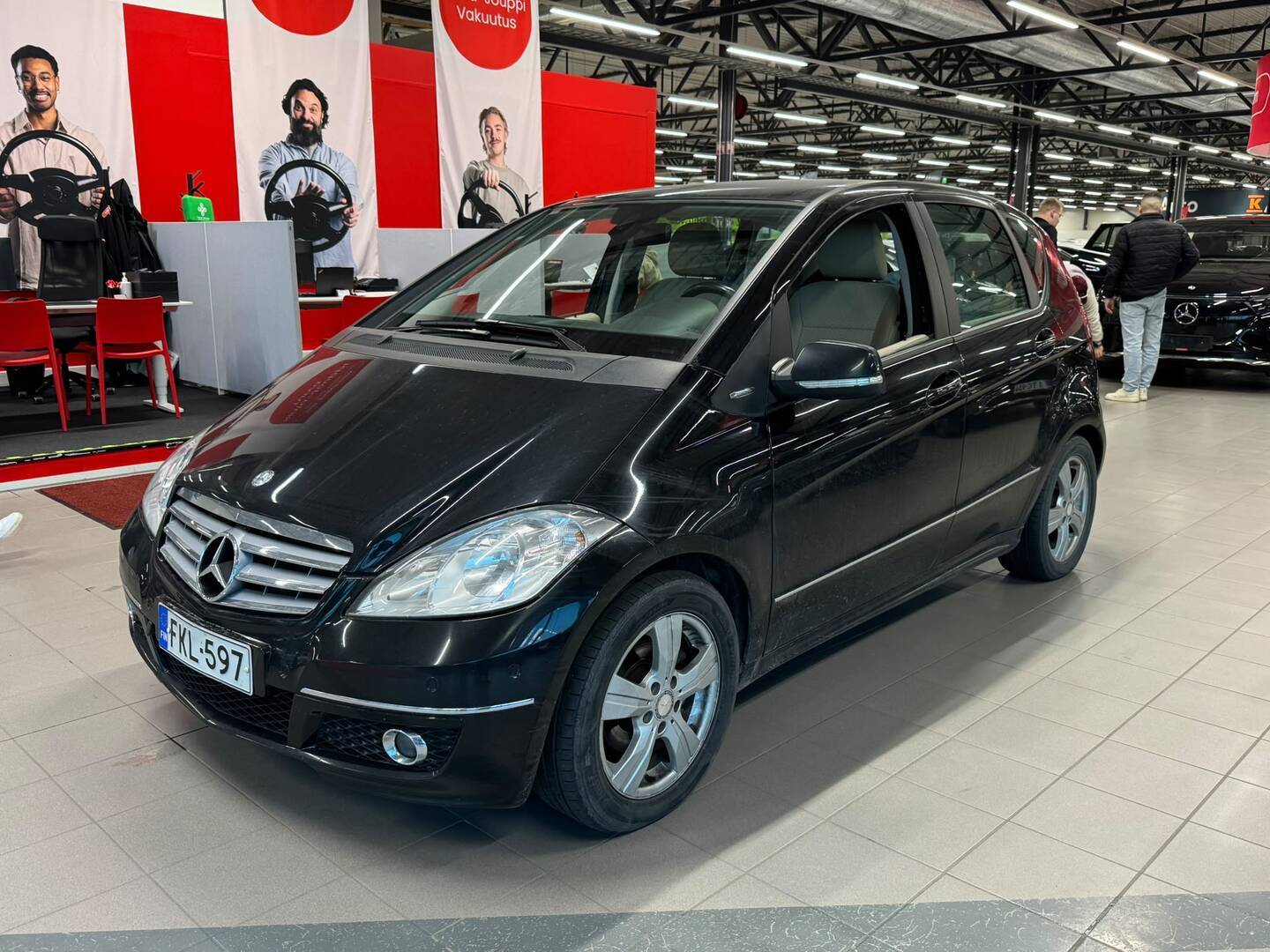 MERCEDES-BENZ A 2011