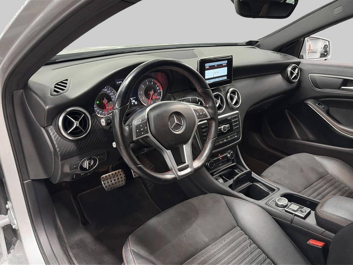 MERCEDES-BENZ A 2013