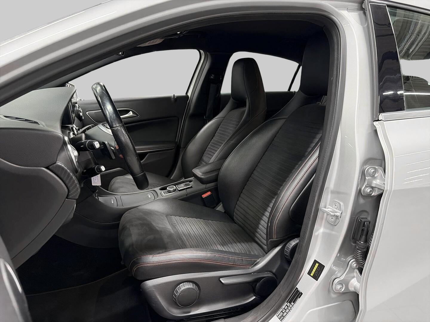 MERCEDES-BENZ A 2013