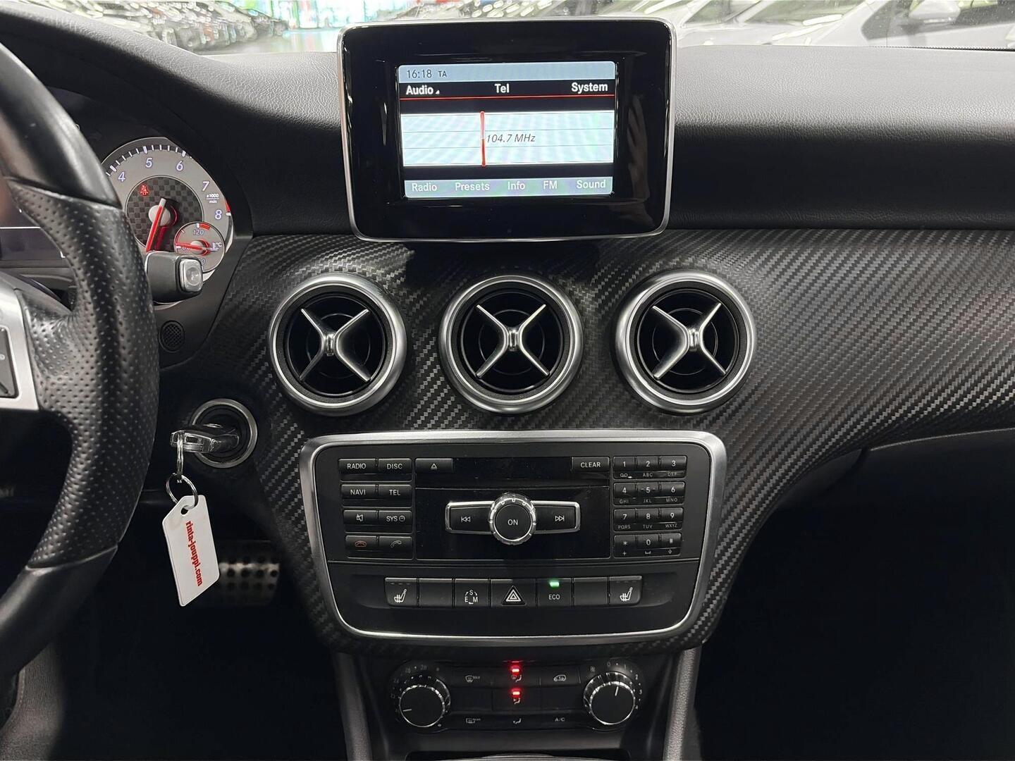 MERCEDES-BENZ A 2013