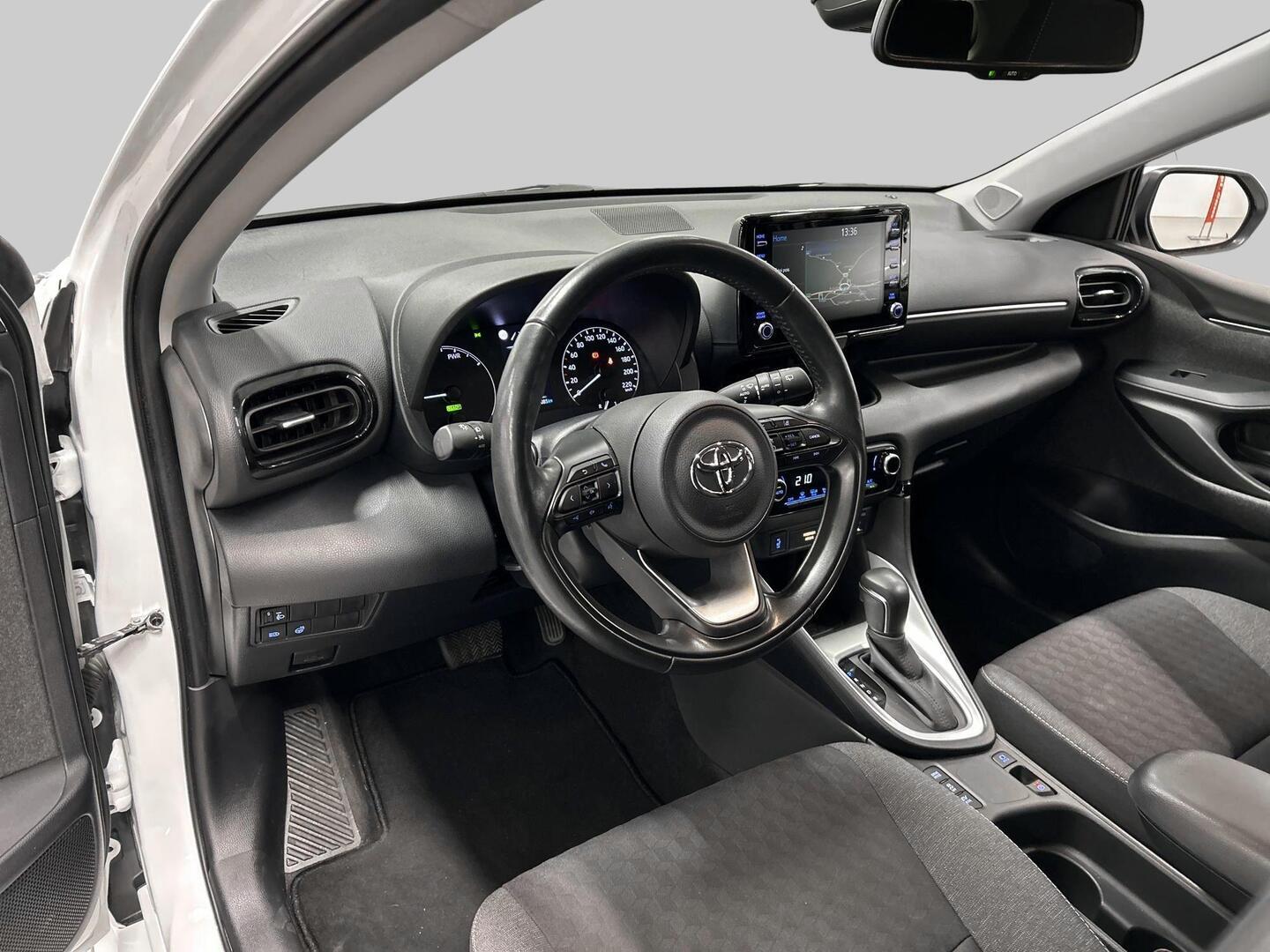 TOYOTA Yaris 2021