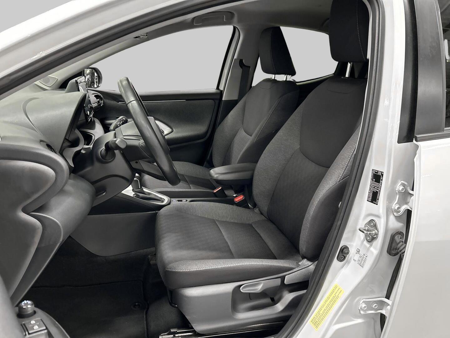 TOYOTA Yaris 2021