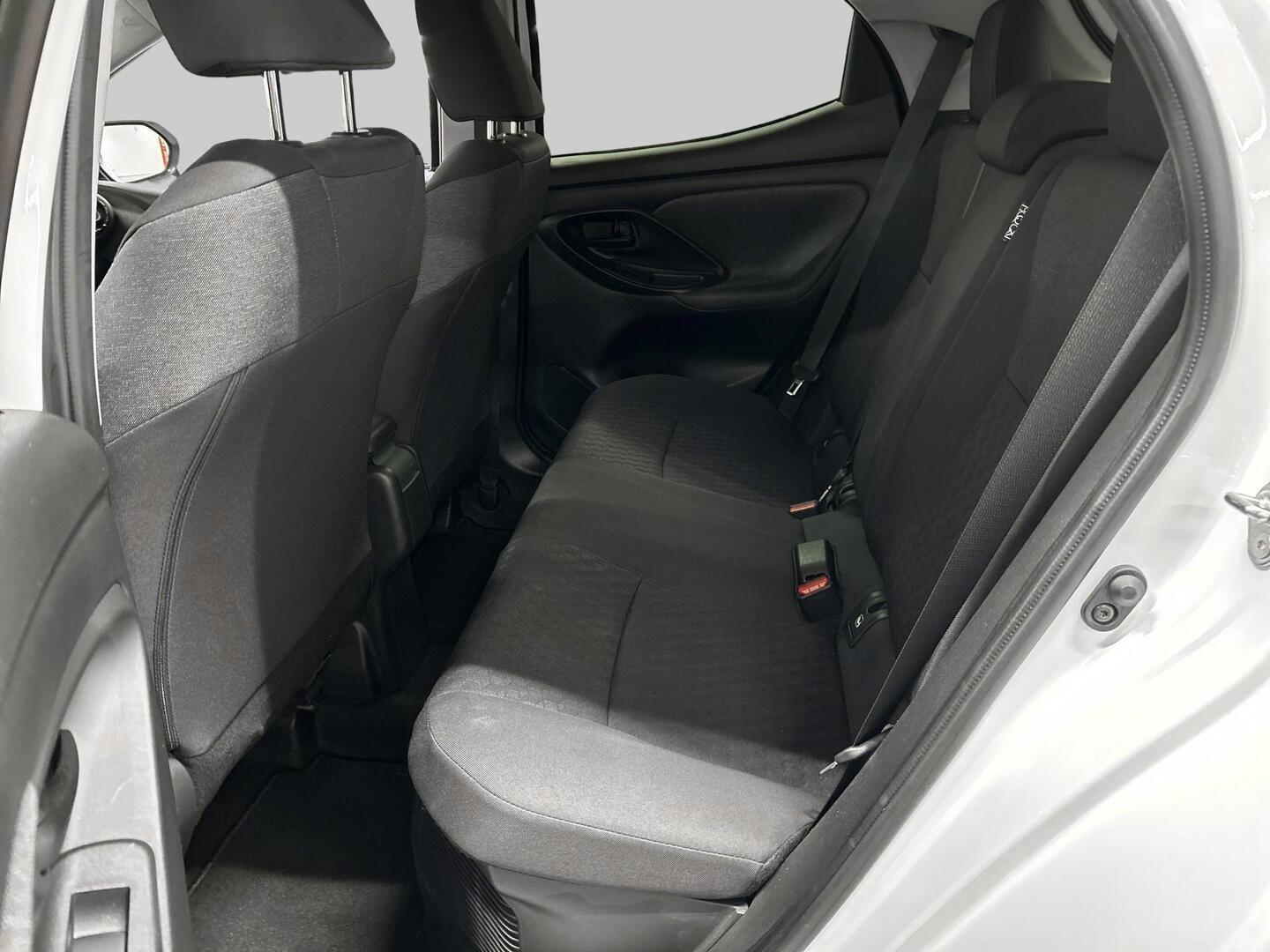TOYOTA Yaris 2021